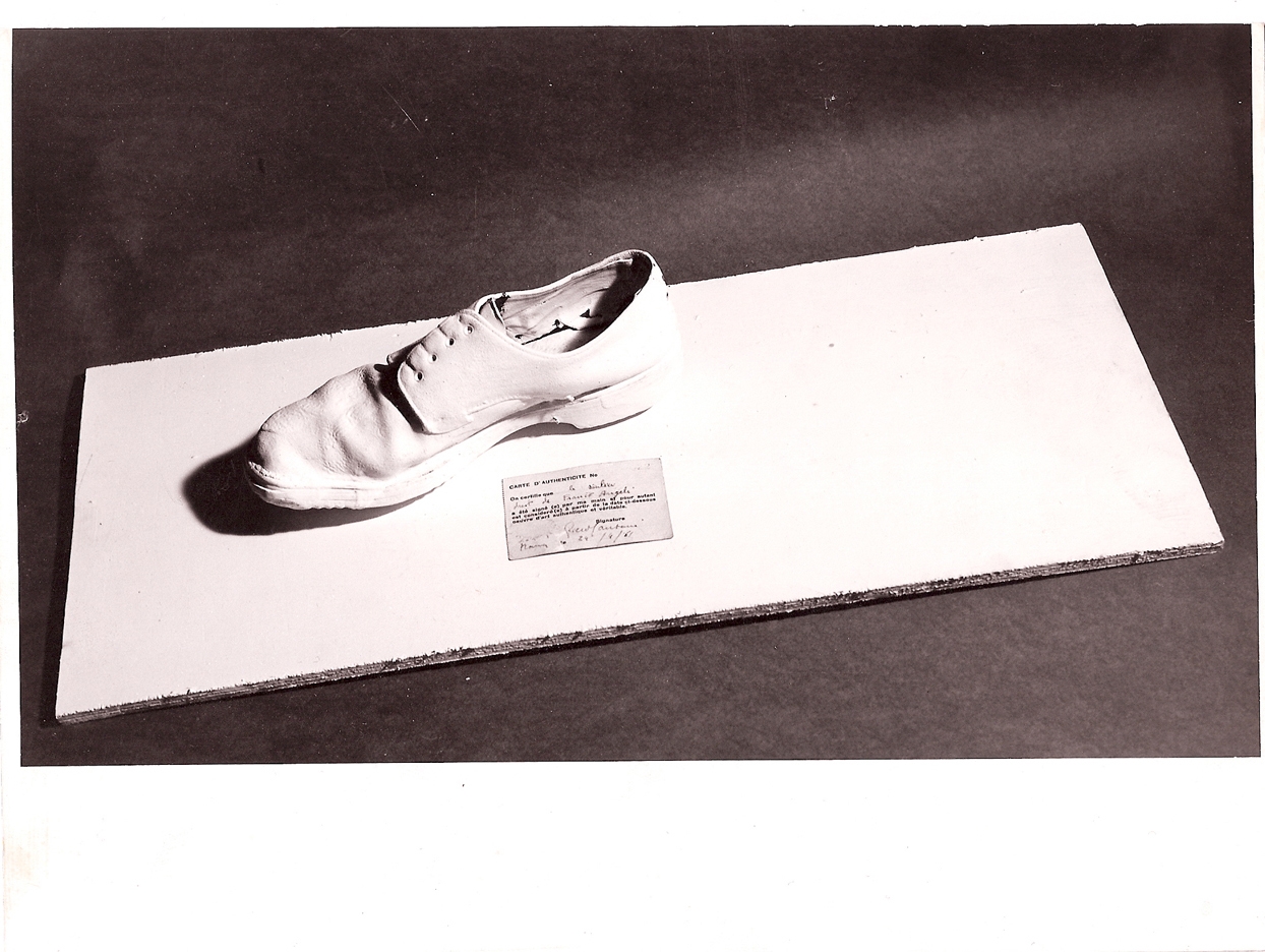 Scarpa Destra di Franco Angeli Autenticata da Piero Manzoni